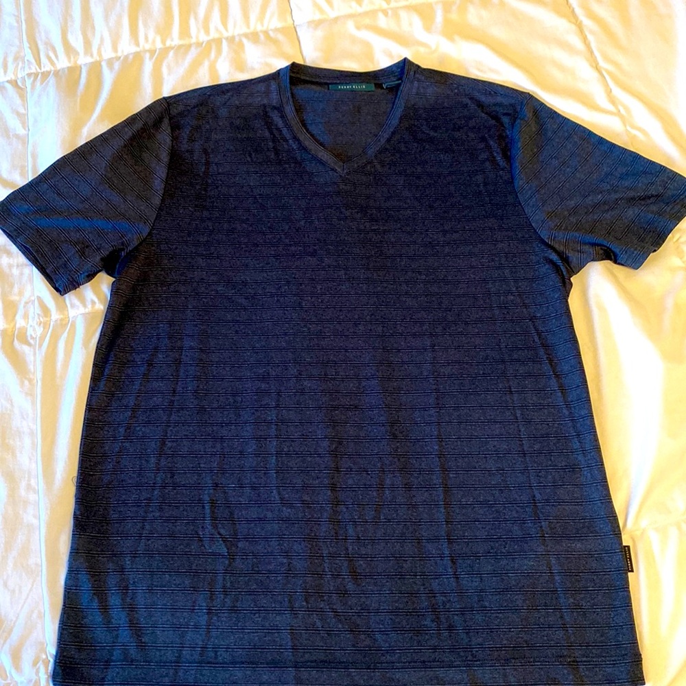 Mens PERRY ELLIS top size Medium. Perfect condition